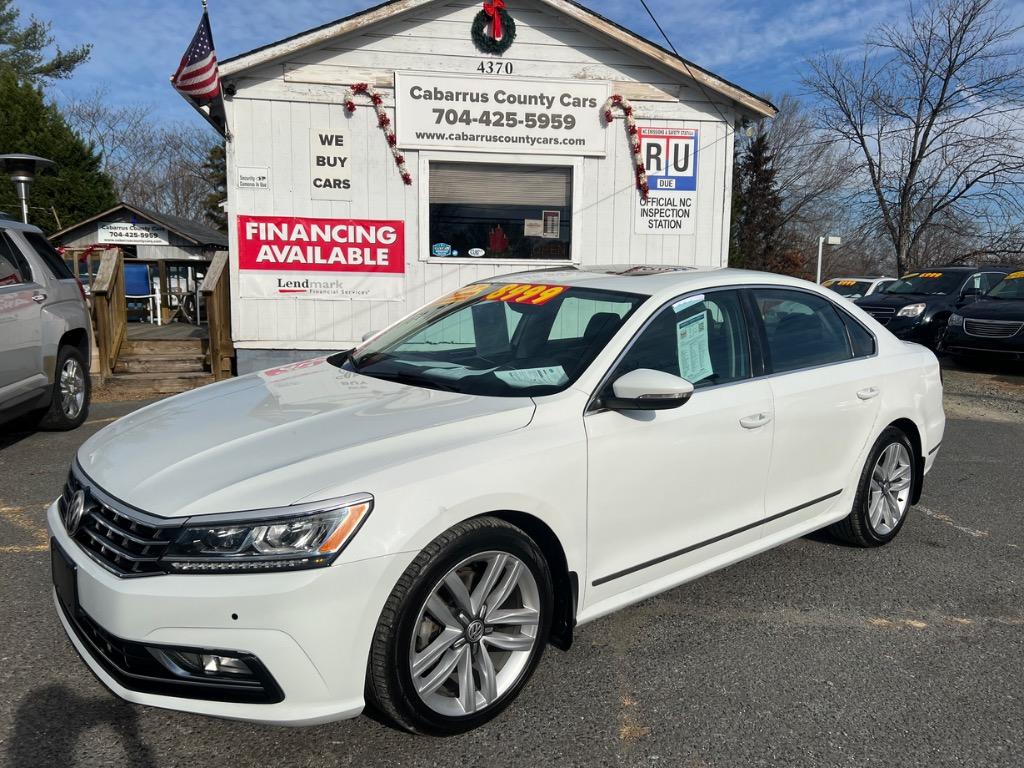 2017 Volkswagen Passat SE's photo