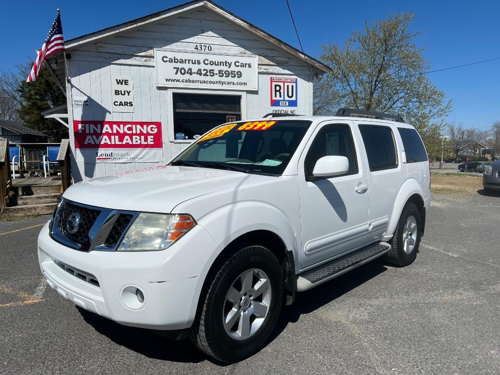 2010 Nissan Pathfinder SE 4x4's photo