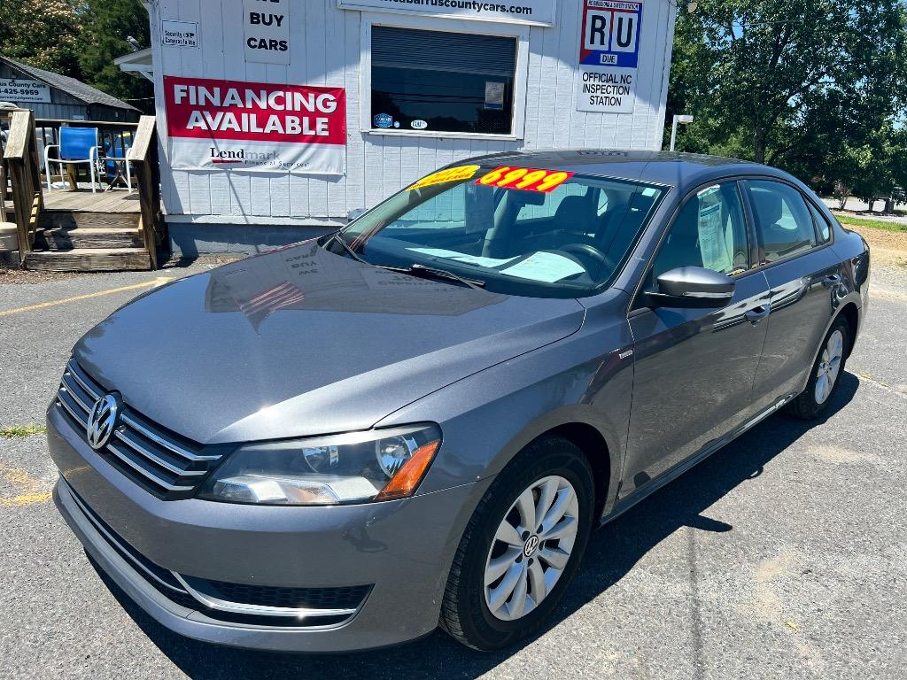 2014 Volkswagen Passat's photo