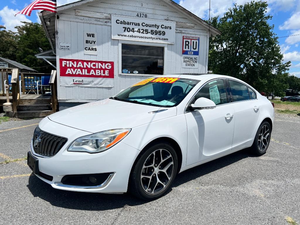 2017 Buick Regal Sport Touring's photo